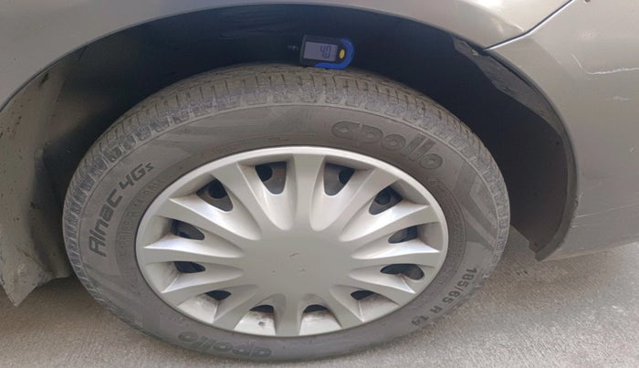 2013 Nissan Sunny XL CVT, Petrol, Automatic, 1,13,660 km, tyre