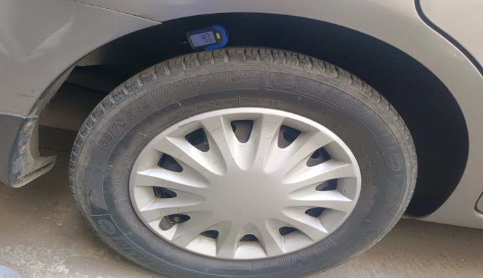 2013 Nissan Sunny XL CVT, Petrol, Automatic, 1,13,660 km, tyre