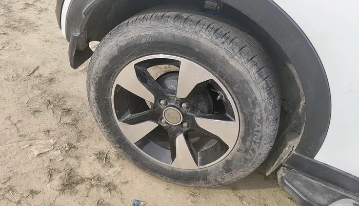 2018 Tata NEXON XZ PLUS PETROL, Petrol, Manual, 49,476 km, tyre