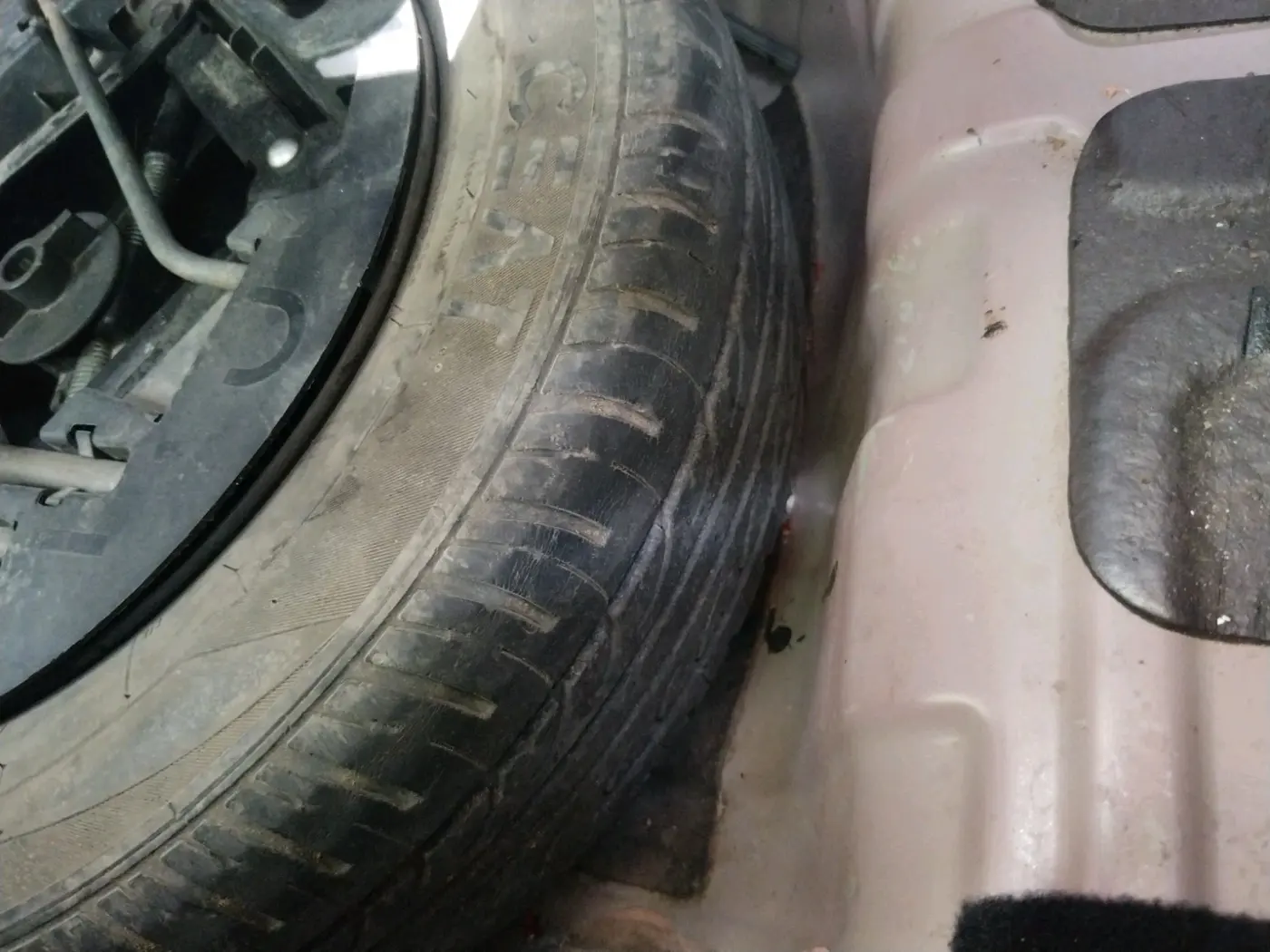 2018 Mahindra KUV 100 NXT K2 D 6S, Diesel, Manual, 46,509 km, tyre