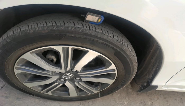 2022 Honda Amaze 1.2L I-VTEC VX, Petrol, Manual, 17,444 km, tyre