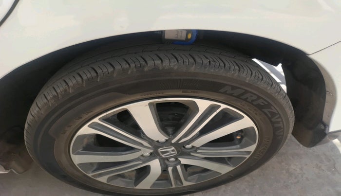 2022 Honda Amaze 1.2L I-VTEC VX, Petrol, Manual, 17,444 km, tyre