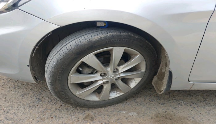 2012 Hyundai Verna FLUIDIC 1.6 VTVT SX, Petrol, Manual, 1,72,570 km, tyre