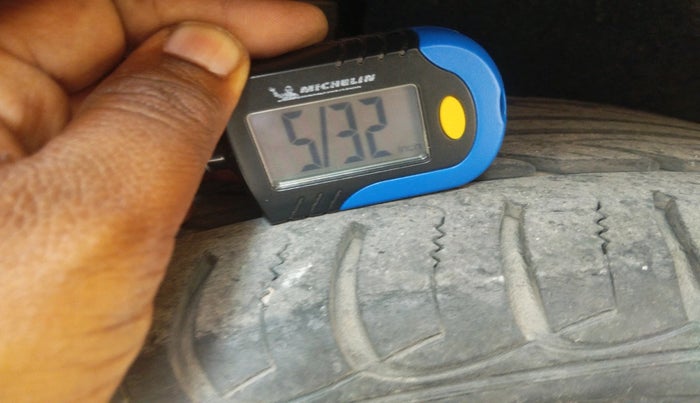 2011 Skoda Laura L&K 2.0 TDI AT, Diesel, Automatic, 1,48,216 km, tyre