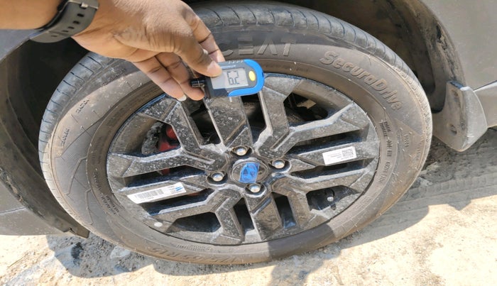 2024 Hyundai EXTER SX (O) Connect 1.2 AMT Knight Edition, Petrol, Automatic, 2,659 km, tyre