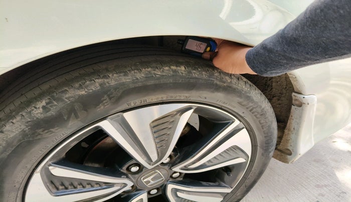 2019 Honda Civic 1.8L I-VTEC ZX CVT, Petrol, Automatic, 1,10,931 km, tyre