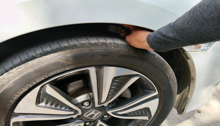 2019 Honda Civic 1.8L I-VTEC ZX CVT, Petrol, Automatic, 1,10,931 km, tyre