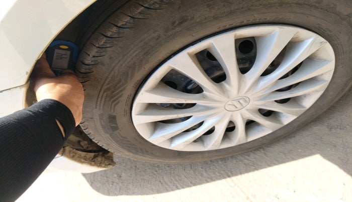 2023 Maruti Ciaz SIGMA 1.5 SHVS MT  PETROL, Petrol, Manual, 50,836 km, tyre