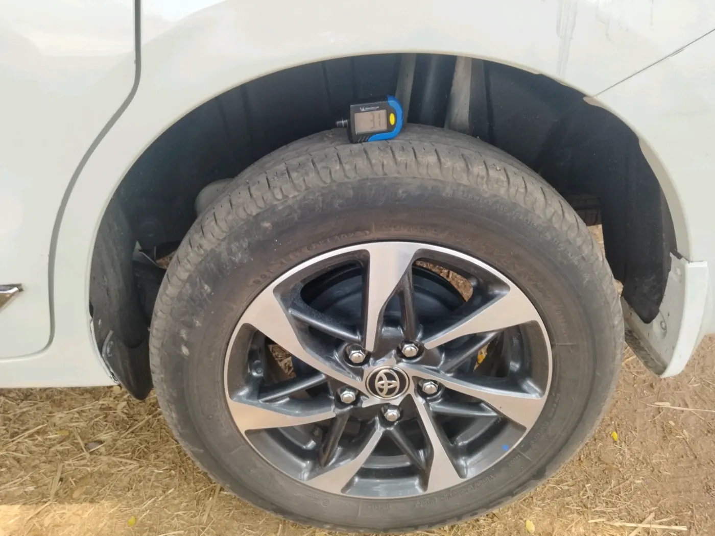 2023 Toyota RUMION V AT , Petrol, Automatic, 37,637 km, tyre
