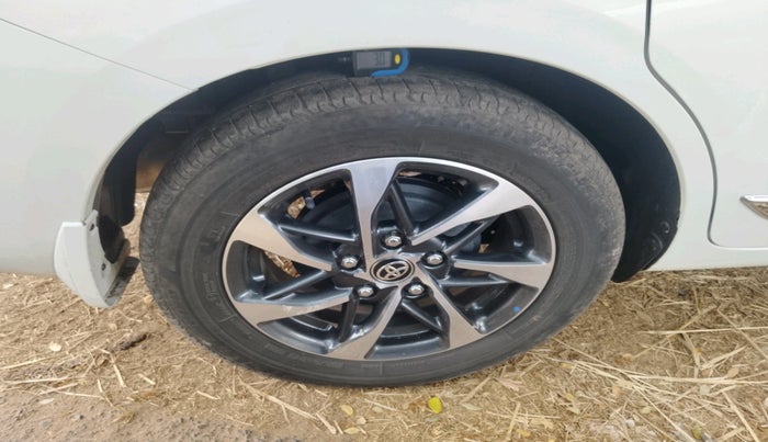 2023 Toyota RUMION V AT , Petrol, Automatic, 37,637 km, tyre