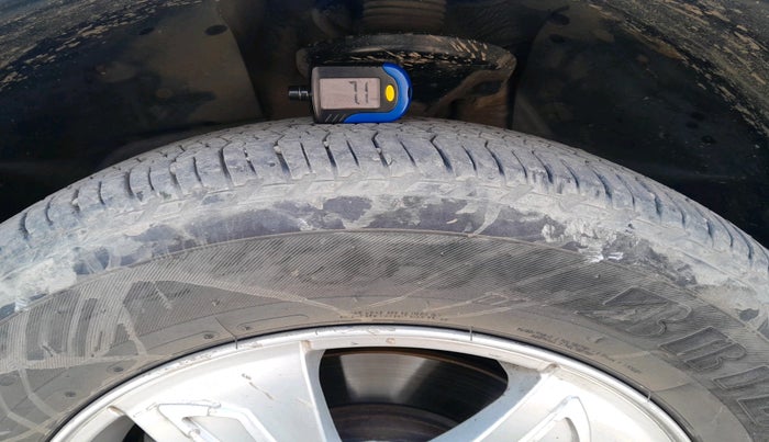 2012 Mahindra XUV500 W8, Diesel, Manual, 1,37,687 km, tyre