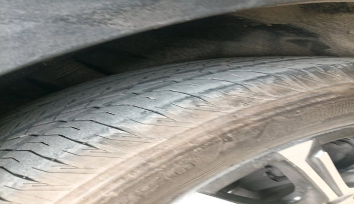 2023 Mahindra XUV700 AX 7 LUXURY P AT 7 STR, Petrol, Automatic, 17,594 km, tyre