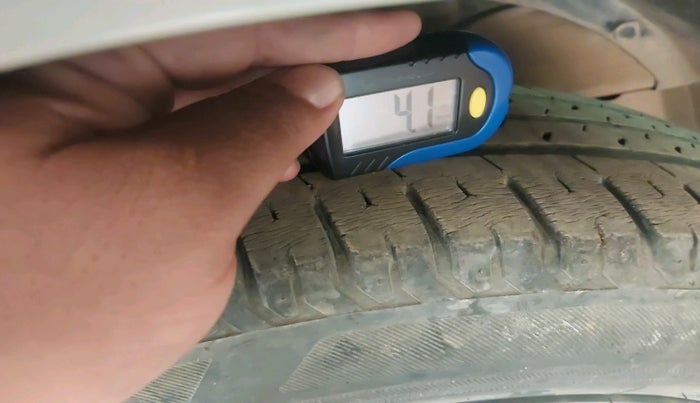 2019 Maruti Ertiga ZXI+ SHVS, Petrol, Manual, 26,049 km, tyre