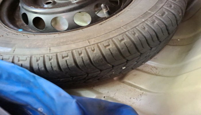 2014 Maruti Alto 800 LXI, Petrol, Manual, 23,403 km, tyre