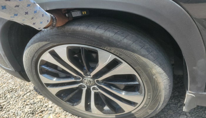 2021 MG HECTOR SHARP 2.0 DIESEL, Diesel, Manual, 74,721 km, tyre