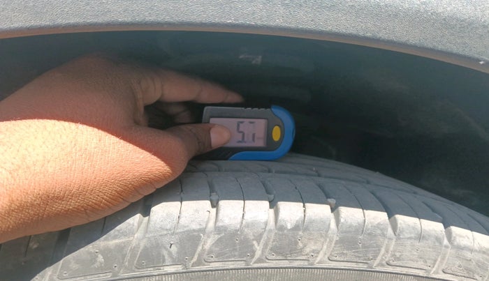 2023 Mahindra XUV700 AX 7 D MT 7 STR, Diesel, Manual, 68,398 km, tyre