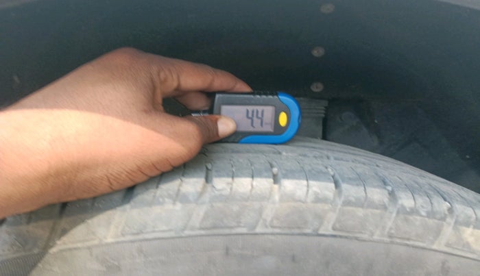 2023 Mahindra XUV700 AX 7 D MT 7 STR, Diesel, Manual, 68,398 km, tyre