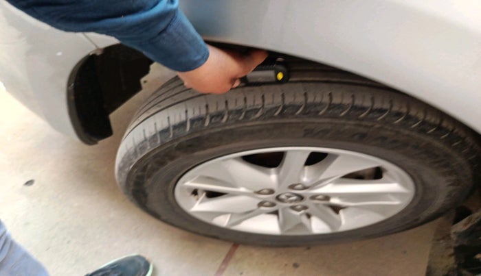 2017 Toyota Innova Crysta 2.4 GX AT 7 STR, Diesel, Automatic, 83,900 km, tyre