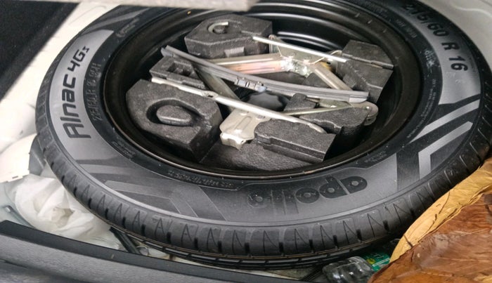 2021 MG ASTOR SAVVY 1.3 TURBO AT S RED, Petrol, Automatic, 81,094 km, tyre