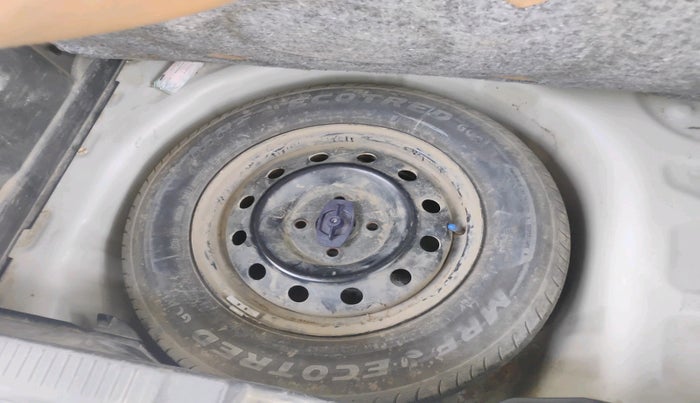 2025 Maruti Swift VXi, Petrol, Manual, 26,029 km, tyre