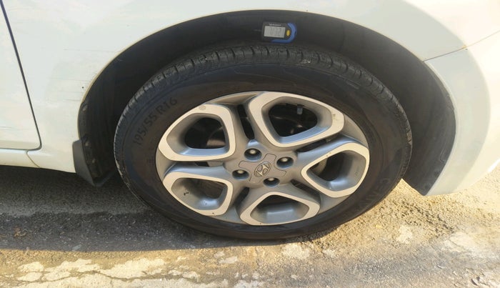 2019 Hyundai Elite i20 ASTA 1.2 (O), Petrol, Manual, 68,673 km, tyre