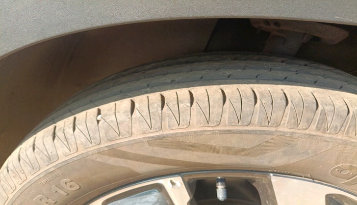 2021 KIA SONET HTX 1.0 IMT, Petrol, Manual, 17,244 km, tyre