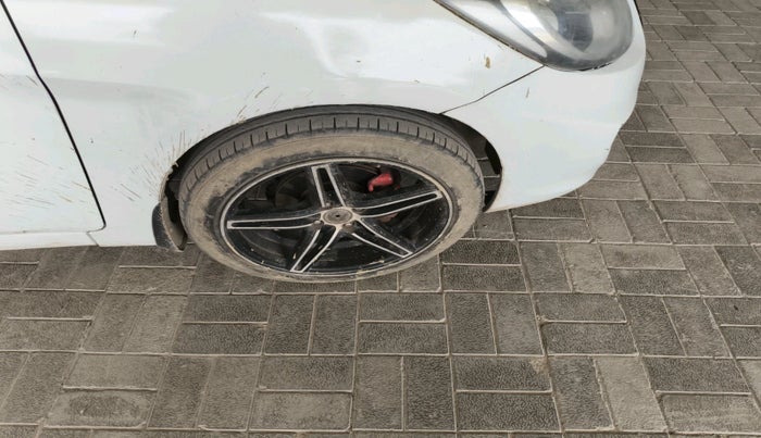 2014 Hyundai Verna FLUIDIC 1.6 VTVT SX, Petrol, Manual, 1,02,926 km, tyre