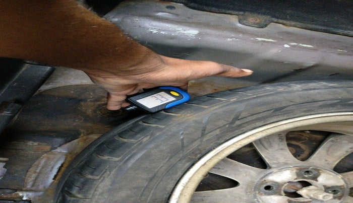 2012 Hyundai Verna FLUIDIC 1.6 CRDI SX, Diesel, Manual, 2,39,209 km, tyre