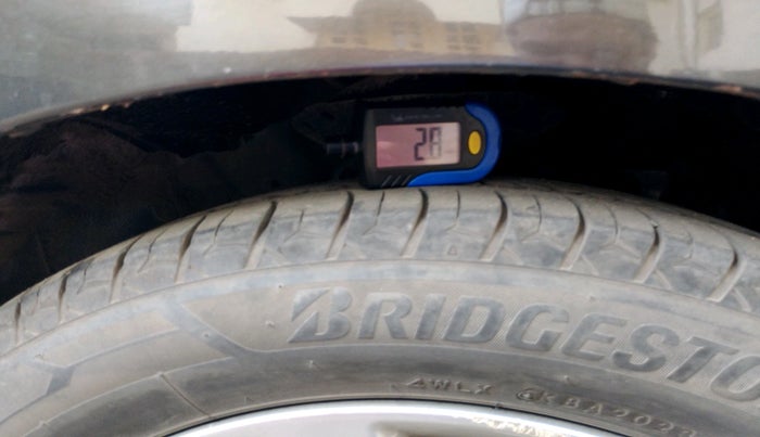 2015 Honda City 1.5L I-VTEC V MT, Petrol, Manual, 1,41,849 km, tyre