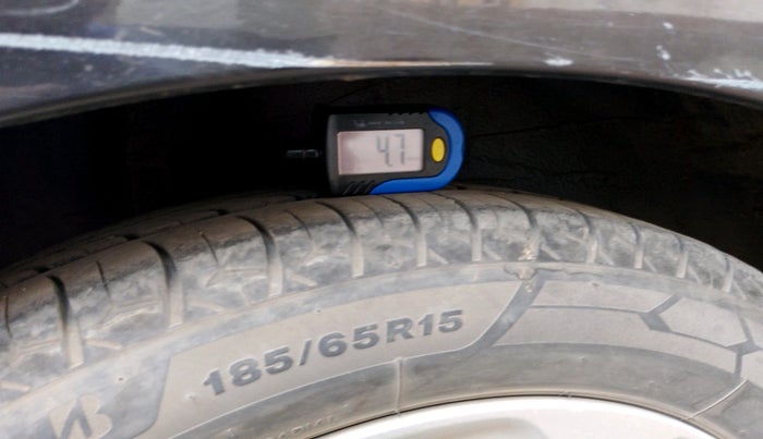 2015 Honda City 1.5L I-VTEC V MT, Petrol, Manual, 1,41,849 km, tyre