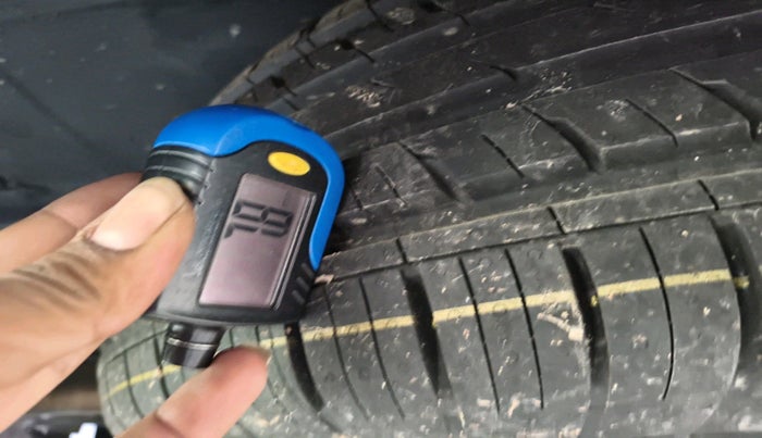 2024 Tata Safari PURE PLUS S DARK EDITION AT, Diesel, Automatic, 3,253 km, tyre