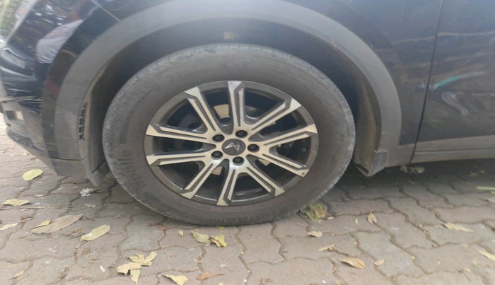 2021 Mahindra XUV700 AX 7 LUXURY P AT 7 STR, Petrol, Automatic, 45,870 km, tyre