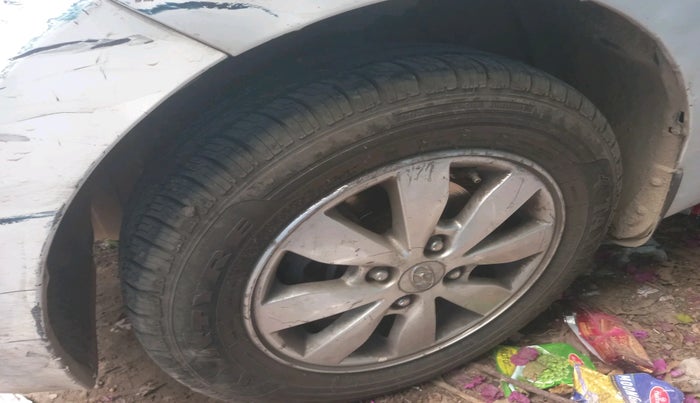 2015 Hyundai Xcent S 1.2, CNG, Manual, 1,93,148 km, tyre