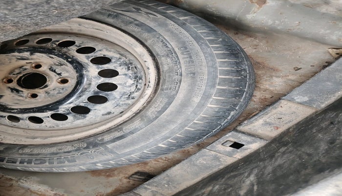 2011 Honda City 1.5L I-VTEC V MT, CNG, Manual, 1,75,084 km, tyre