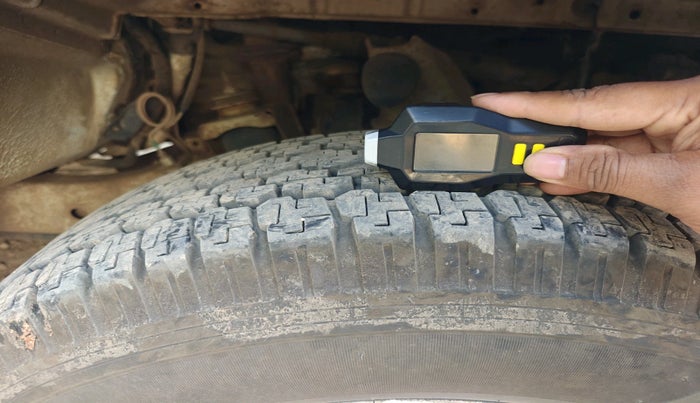 2011 Tata Safari 4X4 GX DICOR 2.2 VTT, Diesel, Manual, 74,608 km, tyre