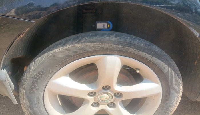 2012 Skoda Rapid ELEGANCE 1.6 TDI CR MT, Diesel, Manual, 1,39,709 km, tyre