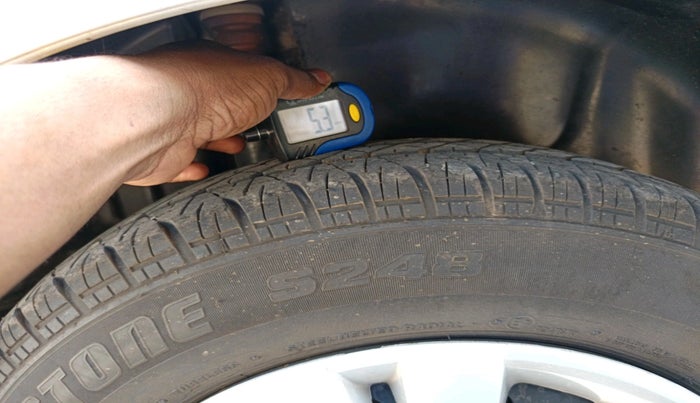 2013 Maruti Swift Dzire VXI, Petrol, Manual, 58,680 km, tyre