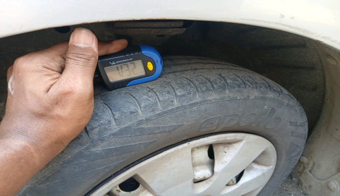 2013 Maruti Wagon R 1.0 LXI CNG, CNG, Manual, 1,34,773 km, tyre