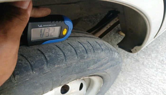 2013 Maruti Wagon R 1.0 LXI CNG, CNG, Manual, 1,34,773 km, tyre