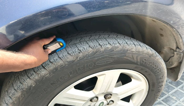 2014 Landrover Freelander 2 TD4 SE, Diesel, Automatic, 1,51,176 km, tyre