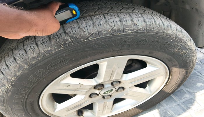 2014 Landrover Freelander 2 TD4 SE, Diesel, Automatic, 1,51,176 km, tyre