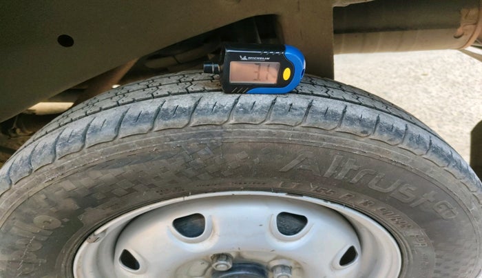 2022 Maruti Eeco 5 STR AC (O), Petrol, Manual, 92,289 km, tyre