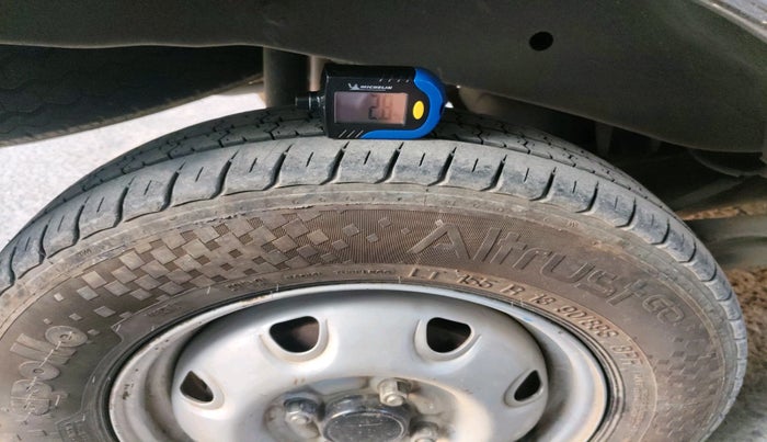 2022 Maruti Eeco 5 STR AC (O), Petrol, Manual, 92,289 km, tyre