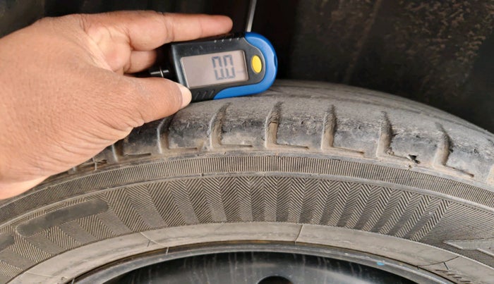 2013 Maruti Swift VDI, Diesel, Manual, 1,02,525 km, tyre