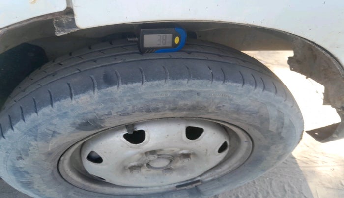 2019 Maruti Eeco 5 STR WITH A/C+HTR, CNG, Manual, 1,02,918 km, tyre