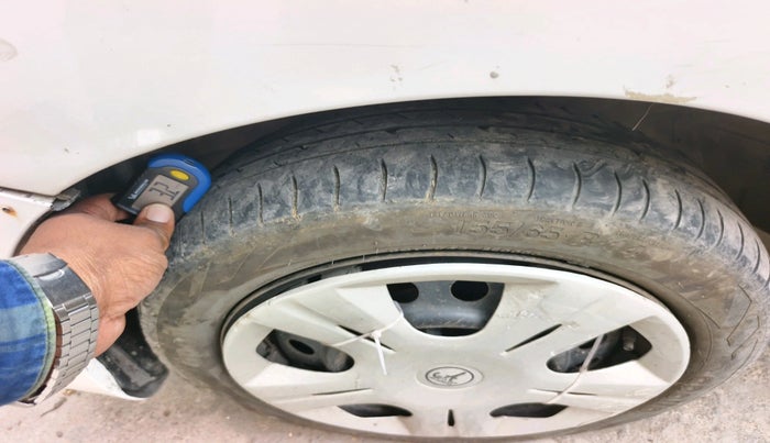 2011 Maruti Wagon R 1.0 VXI, CNG, Manual, 1,52,997 km, tyre