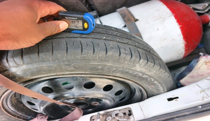 2011 Maruti Wagon R 1.0 VXI, CNG, Manual, 1,52,997 km, tyre