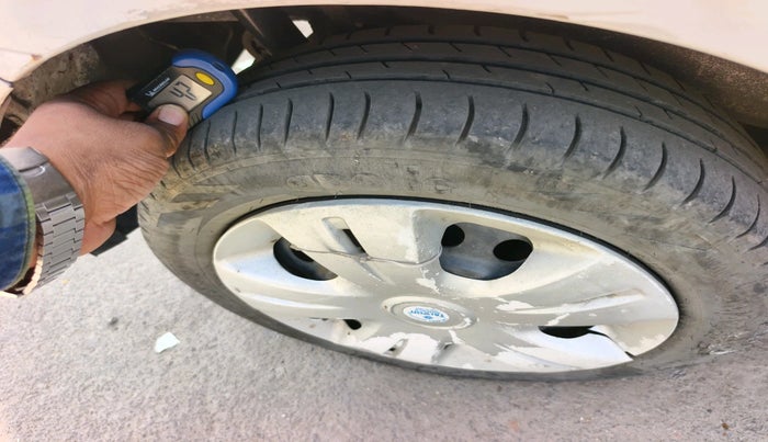 2011 Maruti Wagon R 1.0 VXI, CNG, Manual, 1,52,997 km, tyre