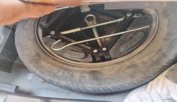 2020 Tata NEXON XM PETROL, Petrol, Manual, 98,632 km, tyre