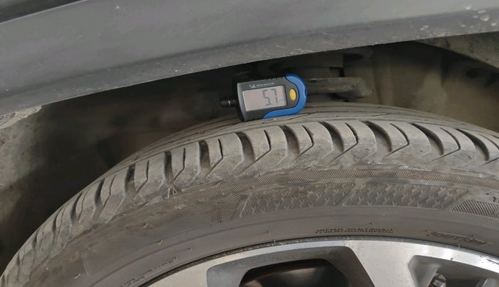 2021 Jeep Compass LIMITED (O) 2.0 DIESEL, Diesel, Manual, 1,63,996 km, tyre